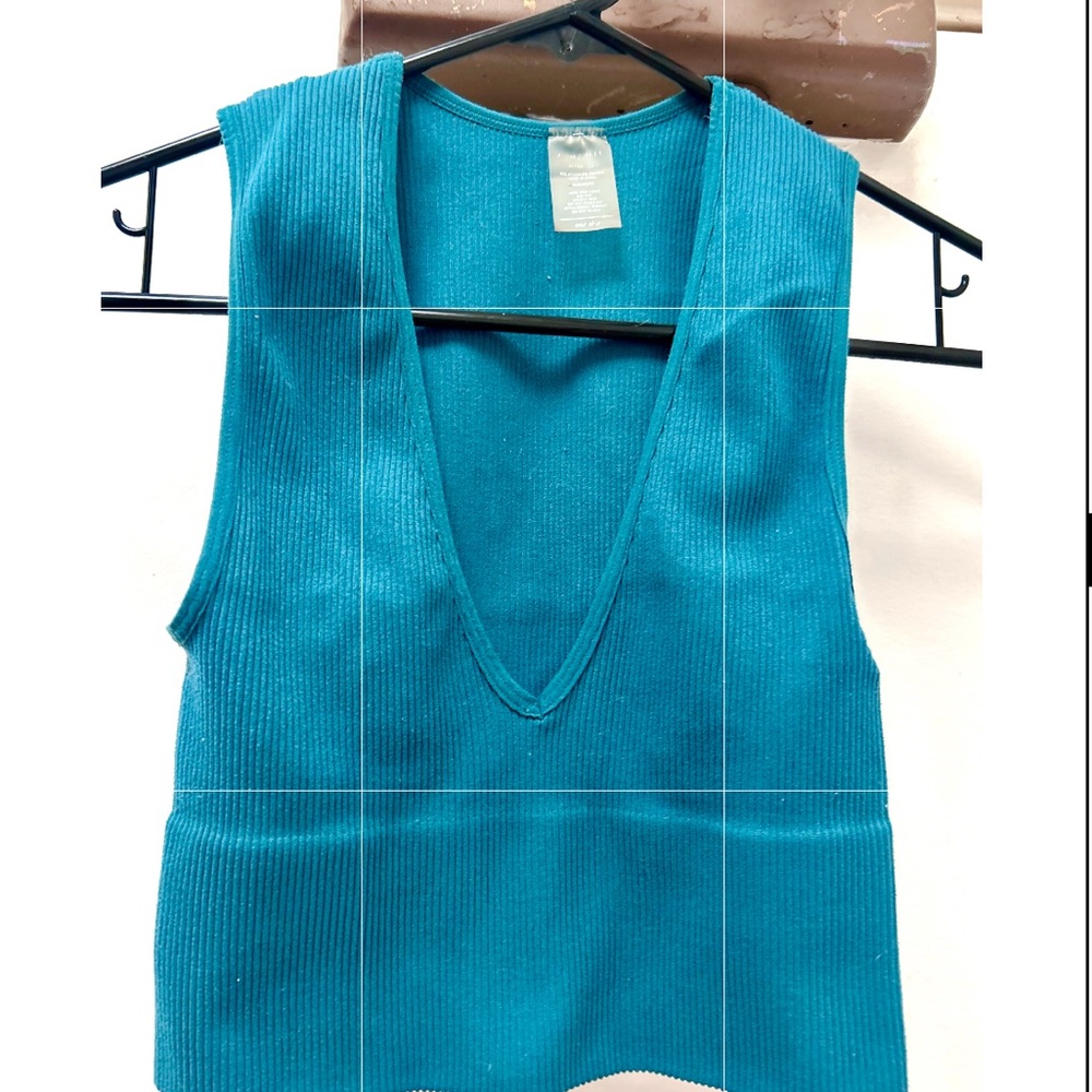 Elegant Teal V-Neck Crop Top